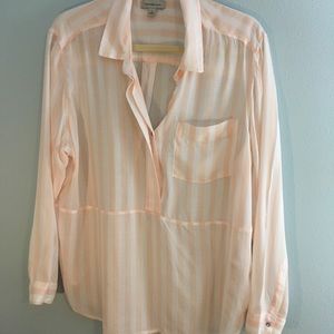 🌼Calvin Klein blouse.